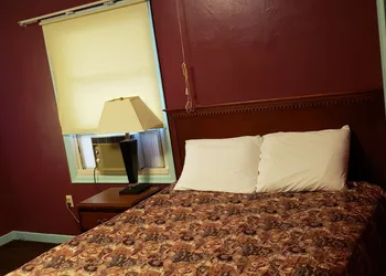 Windmill Inn Lynden hotel thumbnail 3