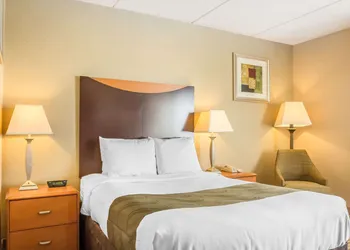 Quality Inn Spring Valley - Nanuet hotel thumbnail 4