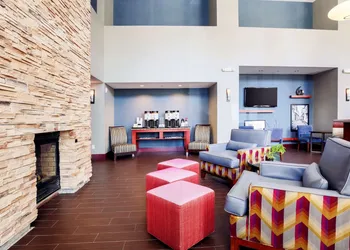 Hampton Inn & Suites Poughkeepsie hotel thumbnail 3