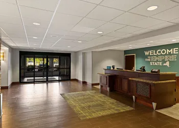Hampton Inn & Suites Poughkeepsie hotel thumbnail 4