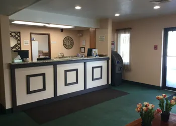 Super 8 by Wyndham Middletown hotel thumbnail 4