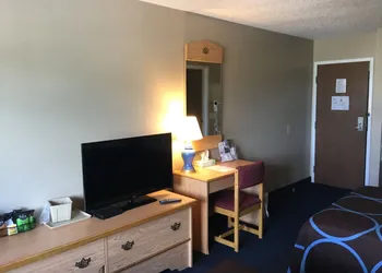 Super 8 by Wyndham Middletown hotel thumbnail 8
