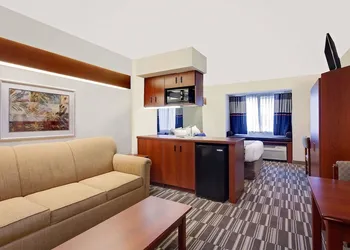 Microtel Inn & Suites by Wyndham Middletown hotel thumbnail 5