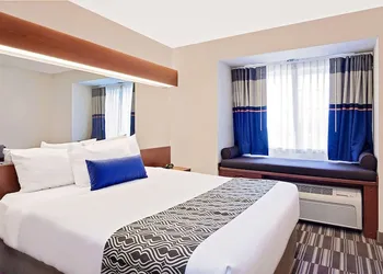 Microtel Inn & Suites by Wyndham Middletown hotel thumbnail 8