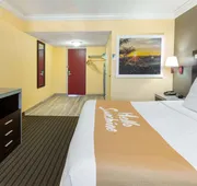 Days Inn by Wyndham Nanuet / Spring Valley hotel detail image 4