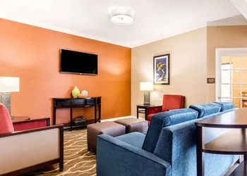 Comfort Inn & Suites Bryant - Benton hotel thumbnail 2