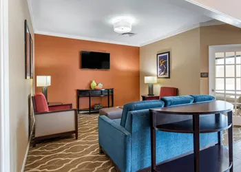 Comfort Inn & Suites Bryant - Benton hotel thumbnail 4