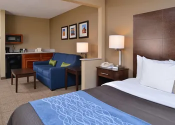 Comfort Inn & Suites Bryant - Benton hotel thumbnail 5