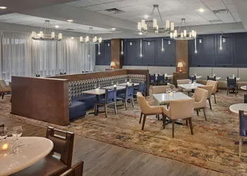 DoubleTree by Hilton Little Rock hotel thumbnail 2