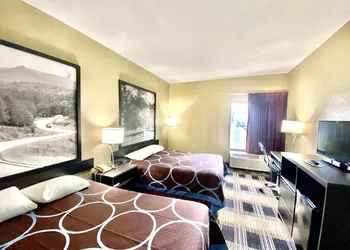 Super 8 by Wyndham Conway hotel thumbnail 5