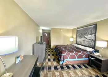 Super 8 by Wyndham Conway hotel thumbnail 6
