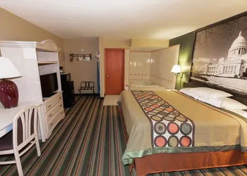 Super 8 by Wyndham Jacksonville AR hotel thumbnail 7