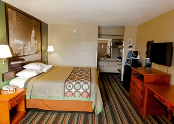 Super 8 by Wyndham Jacksonville AR hotel thumbnail 8