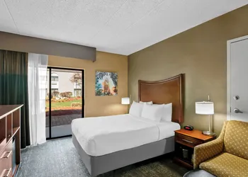 Clarion Inn North Haven - New Haven North hotel thumbnail 7