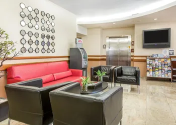 Econo Lodge West Haven hotel thumbnail 4