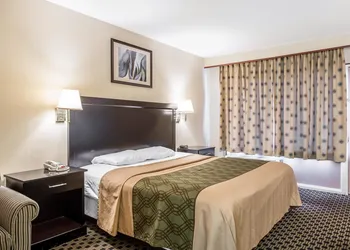Econo Lodge West Haven hotel thumbnail 8