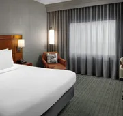 Courtyard Marriott Waldorf hotel detail image 5