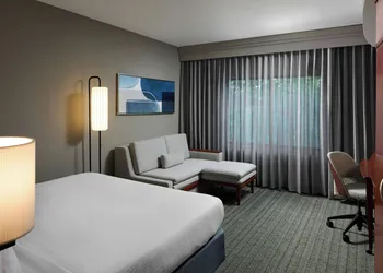 Courtyard Marriott Waldorf hotel thumbnail 8