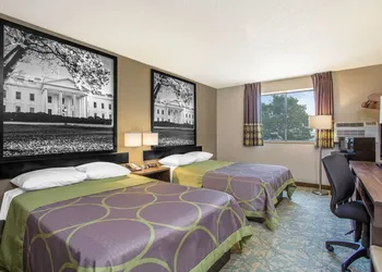 Super 8 by Wyndham Waldorf hotel thumbnail 6