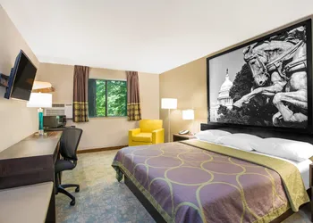 Super 8 by Wyndham Waldorf hotel thumbnail 7