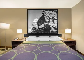 Super 8 by Wyndham Waldorf hotel thumbnail 8