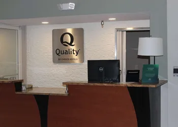 Quality Suites Waldorf hotel thumbnail 2