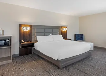 Holiday Inn Express White House by IHG hotel thumbnail 5
