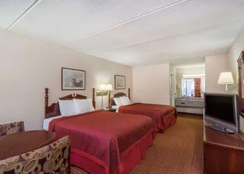 Days Inn by Wyndham Hurricane Mills hotel thumbnail 3