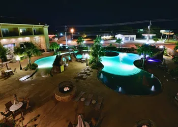 Holiday Inn Express & Suites Fredericksburg by IHG hotel thumbnail 8