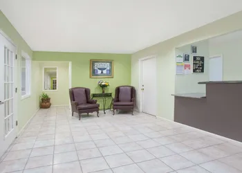 Days Inn by Wyndham Kerrville hotel thumbnail 3