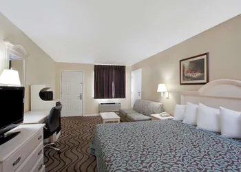 Days Inn by Wyndham Kerrville hotel thumbnail 8