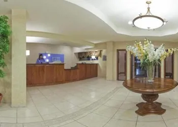 Holiday Inn Express Hotel & Suites Kerrville by IHG hotel thumbnail 3