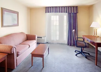 Holiday Inn Express Hotel & Suites Kerrville by IHG hotel thumbnail 8