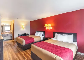 Econo Lodge Fredericksburg hotel thumbnail 7