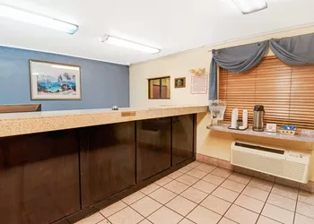 Days Inn by Wyndham El Paso I-10 East hotel thumbnail 2