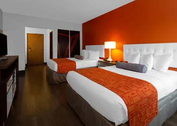 Howard Johnson by Wyndham Waukegan Great Lakes hotel thumbnail 8