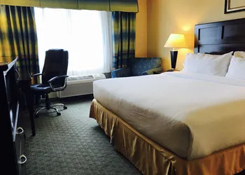 Holiday Inn Express Ft Bragg by IHG hotel thumbnail 2