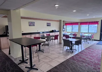 Budget Inn hotel thumbnail 5