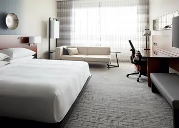 Montreal Airport Marriott In-Terminal Hotel hotel thumbnail 8