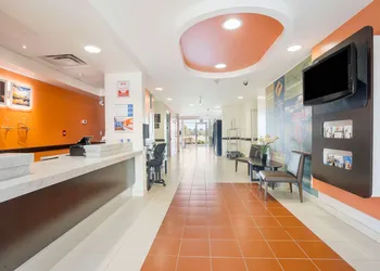 Motel 6 Kingston, ON hotel thumbnail 4