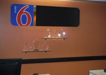 Motel 6 Kingston, ON hotel thumbnail 5