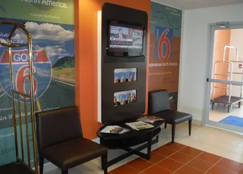 Motel 6 Kingston, ON hotel thumbnail 6