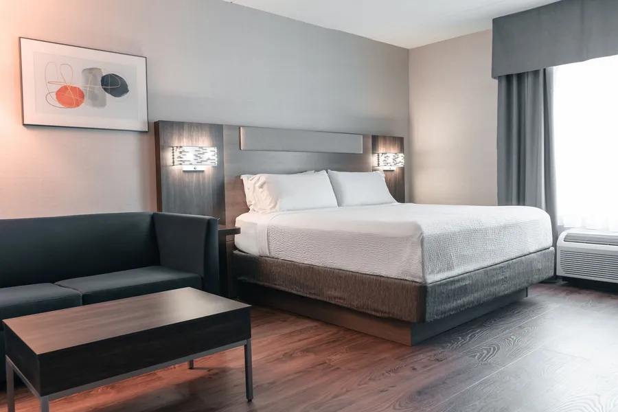 Holiday Inn Express & Suites Kingston Central by IHG hotel detail image 6