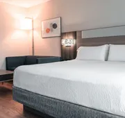 Holiday Inn Express & Suites Kingston Central by IHG hotel detail image 7