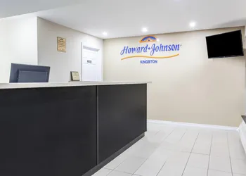 Howard Johnson by Wyndham Kingston hotel thumbnail 2