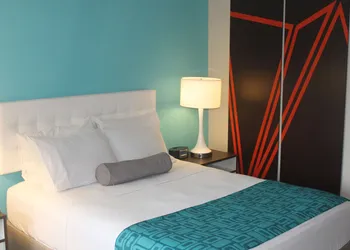 Howard Johnson by Wyndham Kingston hotel thumbnail 3