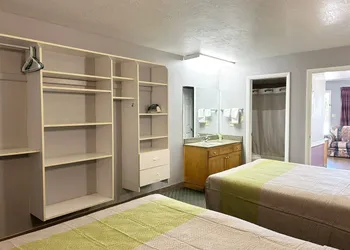 Coronada Inn and Suites hotel thumbnail 8