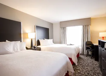 Hampton Inn & Suites DuPont hotel thumbnail 6