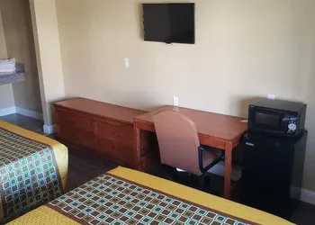 University Inn hotel thumbnail 5