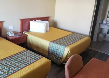 University Inn hotel thumbnail 6